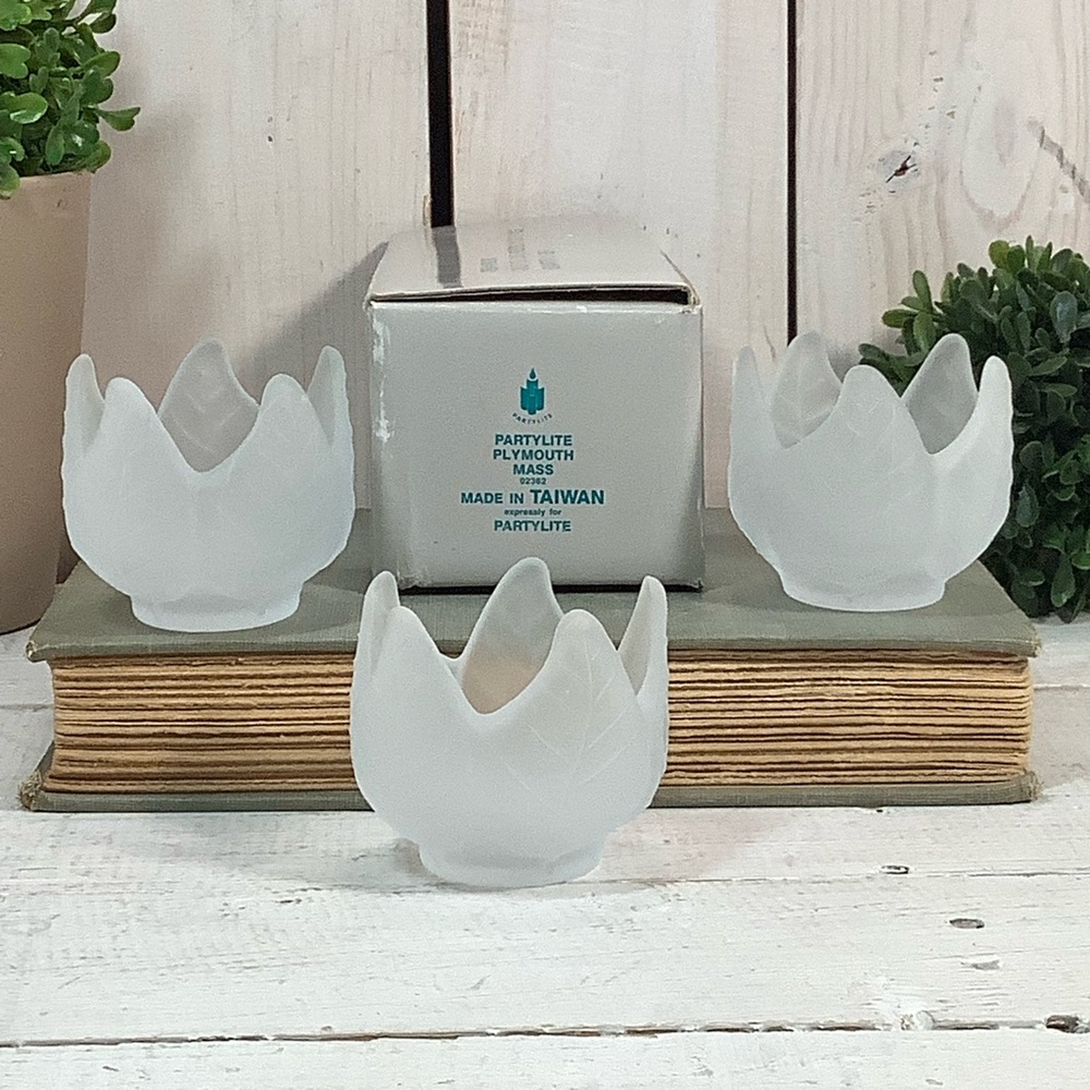 PartyLite Frosted Lotus Tulip Tea Light Candle Holders